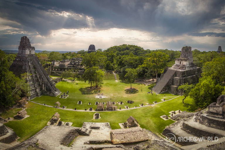 Le imponenti rovine della città-stato di Tikal