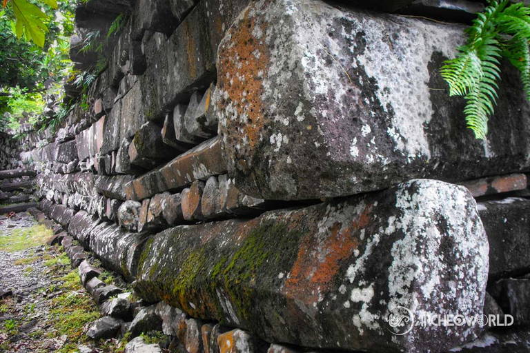 Le travi di basalto, elementi costitutivi le strutture di Nan Madol